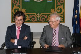 El acuerdo fue firmado por el Secretario General de la FEMP, Ángel Fernández, y el Director Académico del  centro del IESE, José Ramón Pin.
